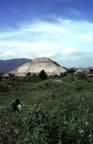 Pyramid of the Sun, Teotihuacan, Mexico (45kb)
